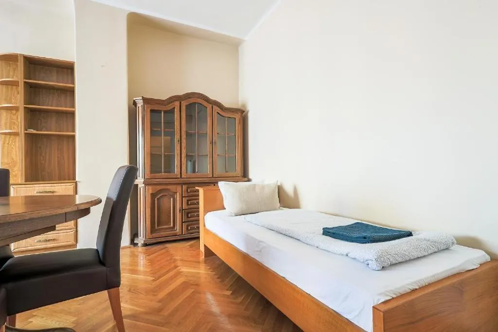 Downtown Vintage Home By Bella Budapest Apartment