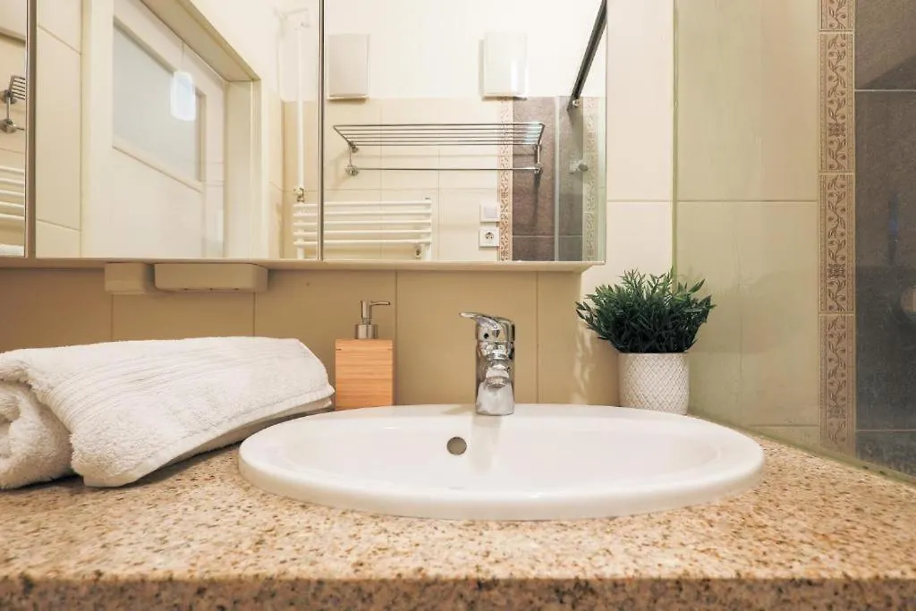 Apartment Downtown Vintage Home By Bella Budapest